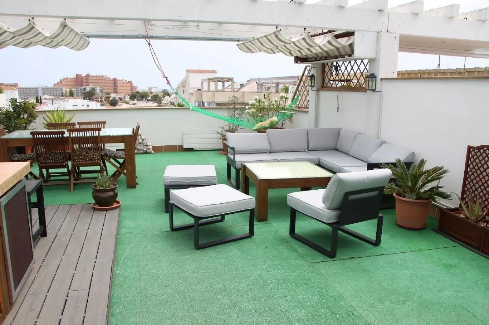 Appartement In Roses Mit Grill, Gemeinschaftlichem Pool Und Terrasse